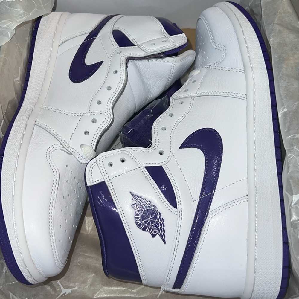 NIB - Air Jordan 1 High OG - Size 11